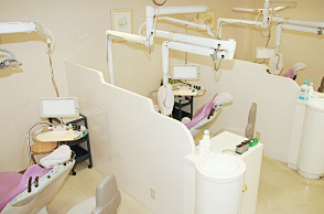 やまわき歯科（大阪インプラントセンター併設）の診療室